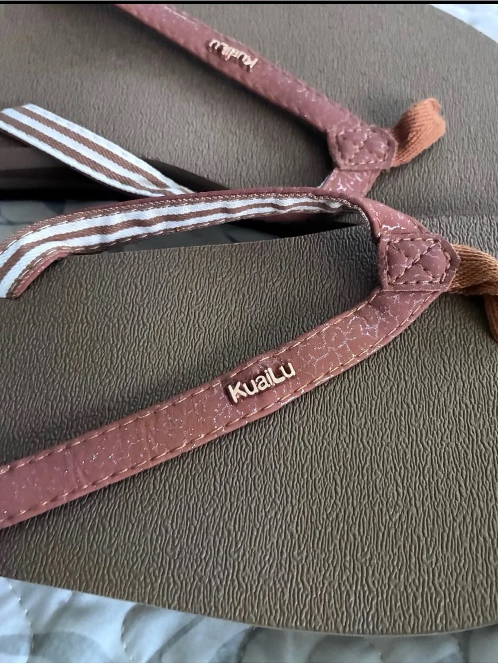 Women's Casual Brown Flip-Flop Sandals - Soft Thong Straps